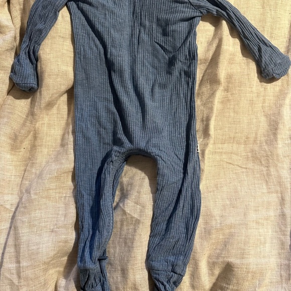 Little Sleepies Heather Blue Ribbed Crescent Zippy 3-6 month - Picture 3 of 3